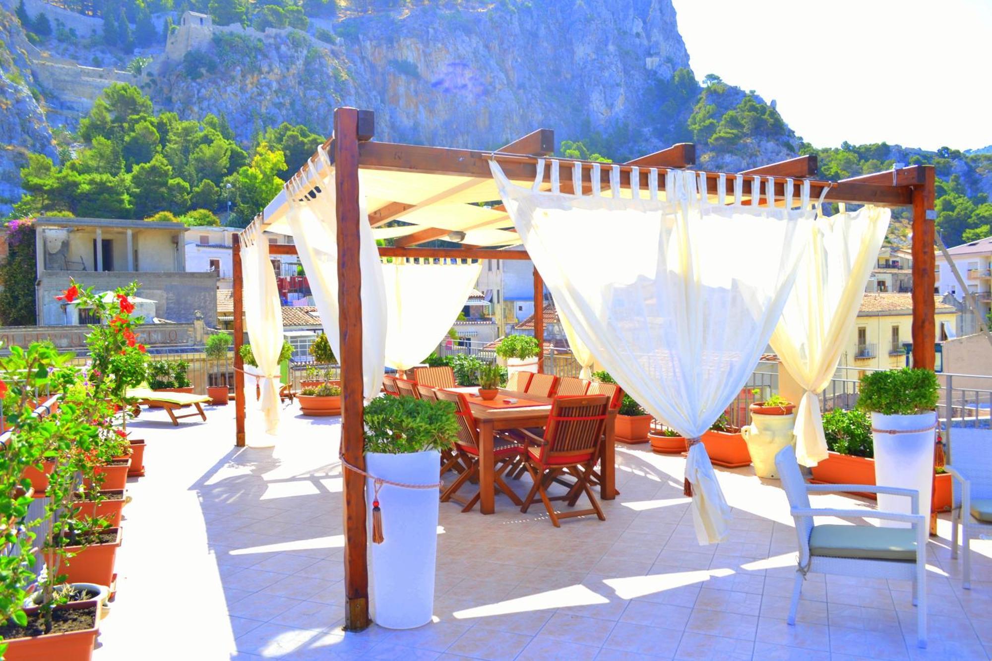 Scirocco Bed & Breakfast Чефалу Екстериор снимка
