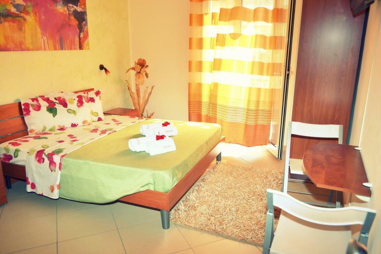 Scirocco Bed & Breakfast Чефалу Стая снимка